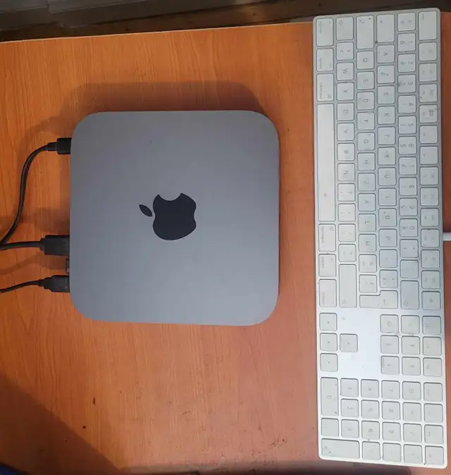 Mac Mini 2020 Plus Mac Keyboard & 27 Inch Dell Monitor in Desktop Computers in City of Toronto - Image 3