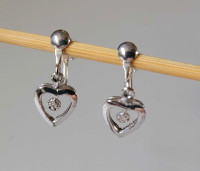 14kt White Gold Heart Screwback Clip-on Diamond Earrings 