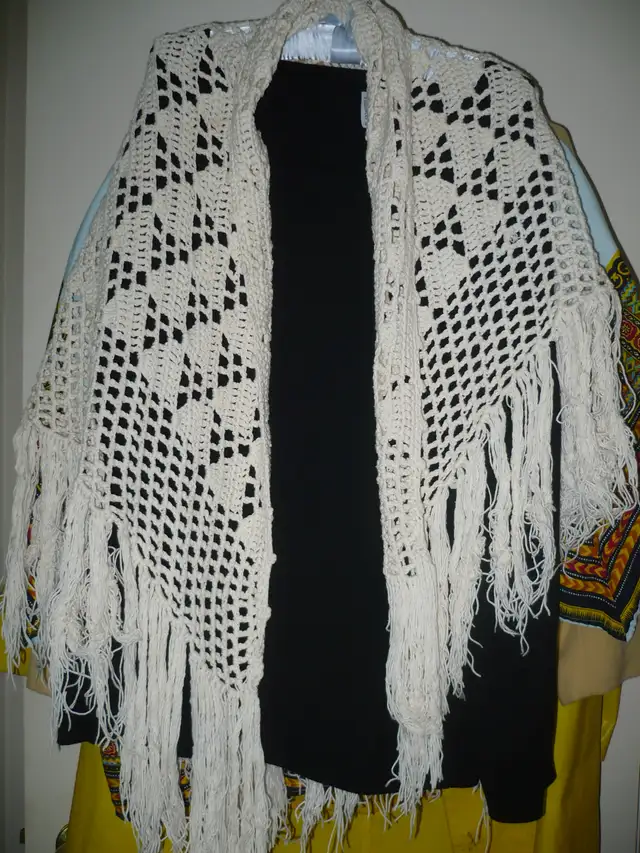 FRINGED TOPS AND CAPES FOR FESTIVAL WEAR63234988965635121