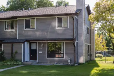 Charleswood 3BR 2BTH Townhouse Condo