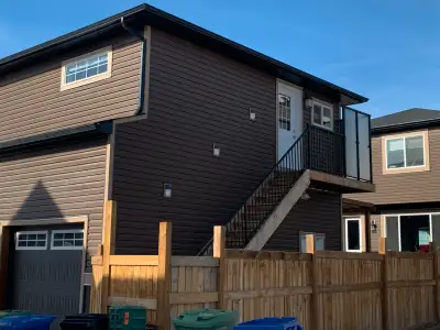 pet friendly 2 bdr carriage house for rent