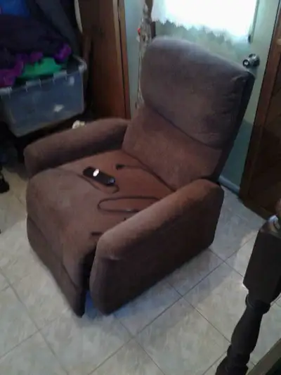 lazy boy new condition, View more