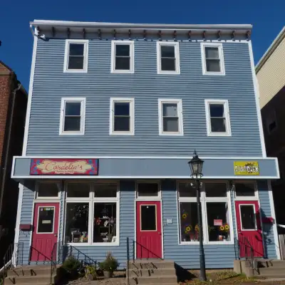 November 1 or Dec 1. Small 2 bedroom, 550 sq ft, unfurnished apartment for rent for 2-3 people. new...