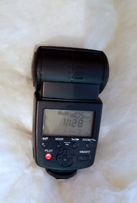 Yongnuo YN568 EXII flash for Canon camera