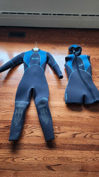 Womens  SCUBA wet suit size 6