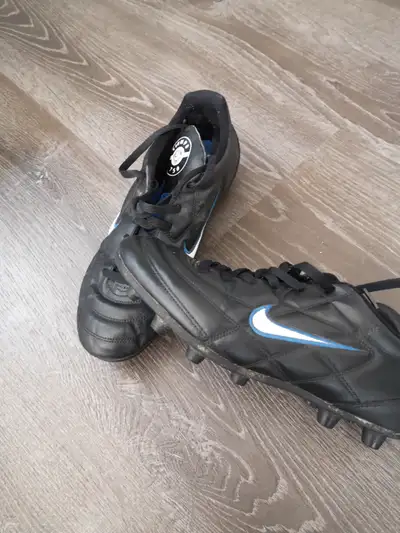 Nike Men's Soccer Shoes - Size 9.5, View more