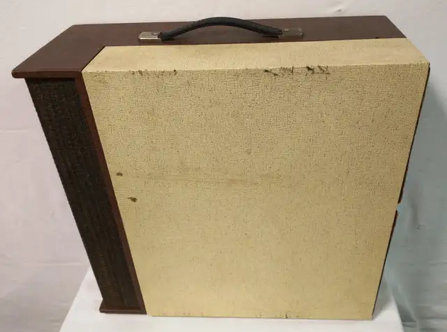 Vintage RCA phonograph in Arts & Collectibles in Sudbury - Image 6