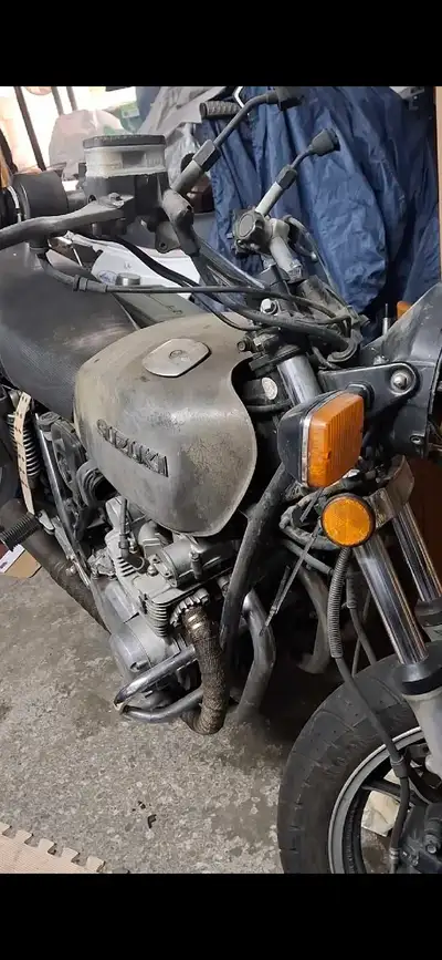many parts available for multiple bikes. - Honda Goldwing GL1000 -Honda Goldwing GL1100 -Suzuki GS 6...