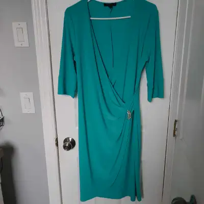 Beautiful Dress Size Large Cocktail length 3/4 length sleeves