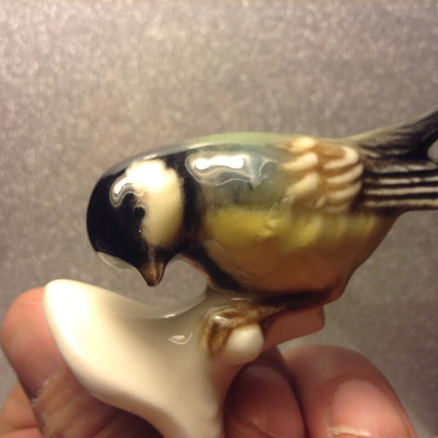 Lang Goebel W. Germany Canary Porcelain Bird Figurine 1966/1967 in Arts & Collectibles in Vancouver - Image 2