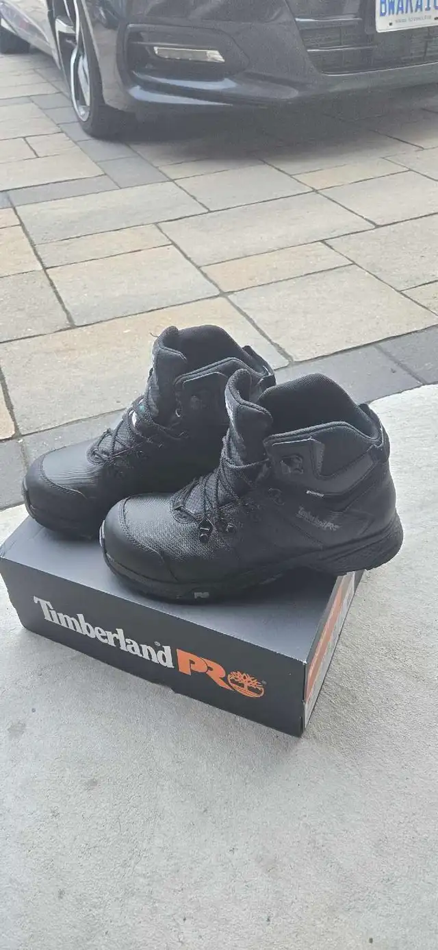 Safety boots (waterproof) in Men's Shoes in Mississauga / Peel Region - Image 3