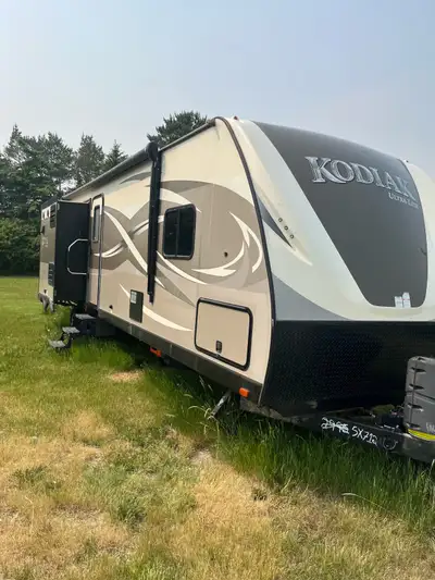 Great trailer for family with kids. Parents can sleep on one end and up to 3 Kids comfortably on the...