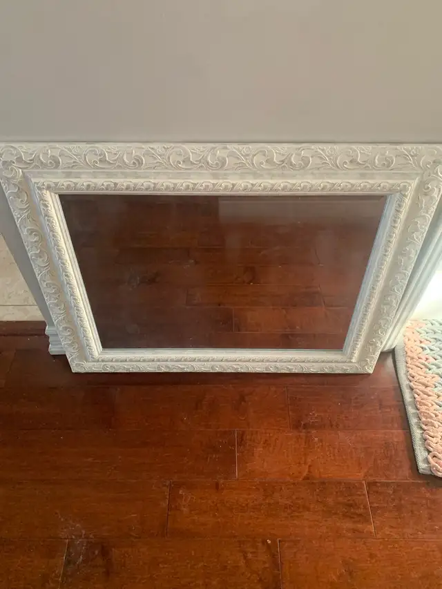 Framed wall Mirror 32 x 26” in Home Décor & Accents in Mississauga / Peel Region - Image 3