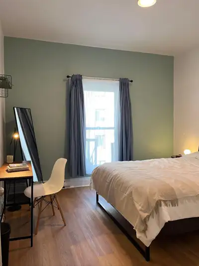 **Fully furnished room right across Guy-Concordia metro – Women
