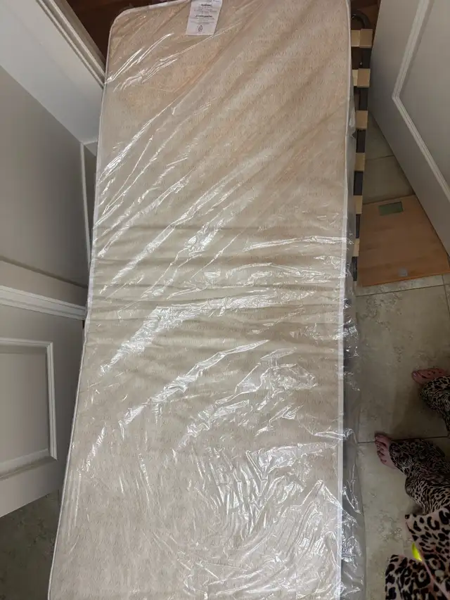 Portable Bed  in Beds & Mattresses in Calgary - Image 6