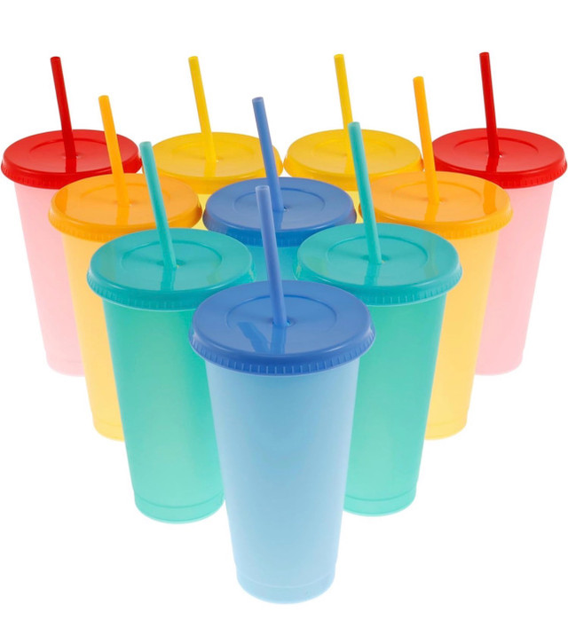10 Pack Color Changing Plastic Cups with Lids and Straws  in Other in Calgary