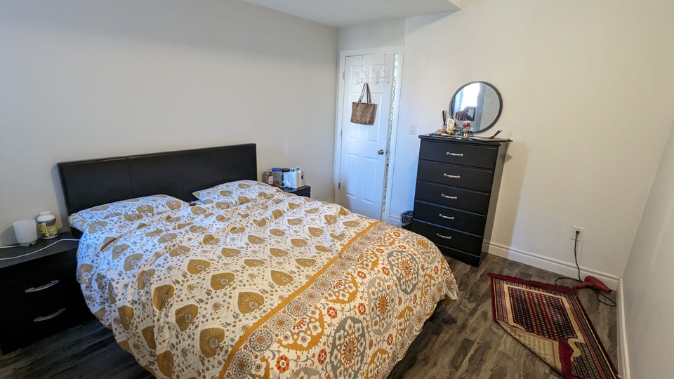 Walk Out Basement Apartment 4
