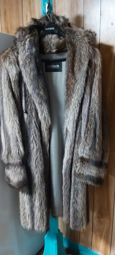 Manteau fourrure chat sauvage, View more