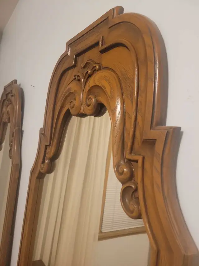 Wooden dresser / dressing table in Dressers & Wardrobes in City of Toronto - Image 6