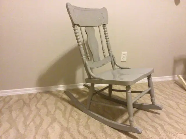 Small 1910 heavy rocker. 