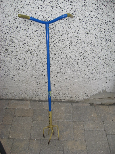 Claw Gold Garden Tool., View more