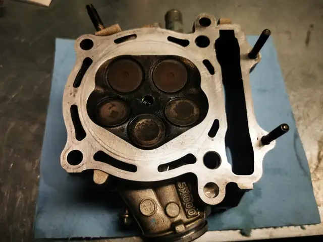 2004 Yz/Wr 450f head and top end parts in Motorcycle Parts & Accessories in Red Deer - Image 5