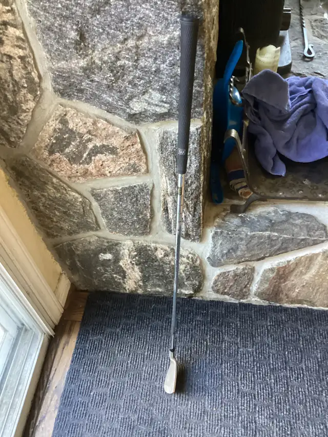 Wilson 8 iron Left handed in Golf in City of Toronto - Image 4