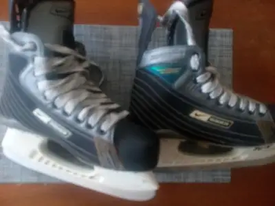 Bauer Nike Supreme 50 size 9.5 ice skates, View more