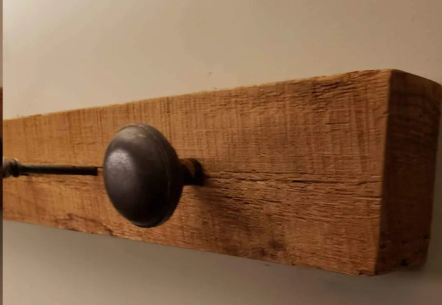 CUSTOM DOUGLAS FIR WOOD COAT HANGER WITH ANTIQUE HOOKS in Home Décor & Accents in City of Toronto - Image 2
