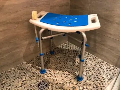 Sunnyload Tabourets de douche pour douche intérieure, chaises de douche améliorées pour personnes âg...