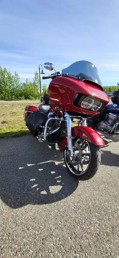 Have a 2021 Harley Davidson Roadglide forsale . I purchased in new 1 owner bike. Has the 107 Milwauk...