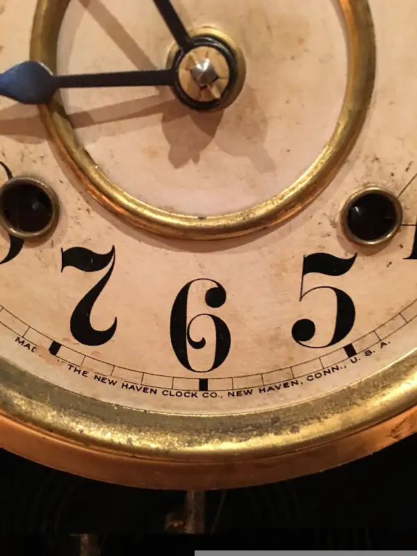 ANTIQUE NEW HAVEN WALL CLOCK 8 DAYS professionally serviced in Arts & Collectibles in Ottawa - Image 8