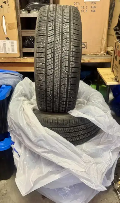 These 235 45 19 all season Kumho Majesty tires are in great condition with no uneven wearing, tread...