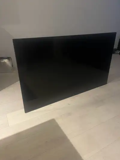 Selling my Hisense tv for $200 or your best offer message for more details