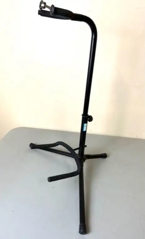 8 FOLD UP MUSIC INSTRUMENT / GUITAR STANDS in Other in Mississauga / Peel Region - Image 11
