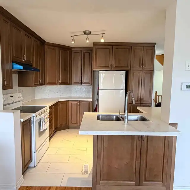3+1 Bed Townhouse for Rent by Humberline Etobicoke in Long Term Rentals in City of Toronto - Image 8