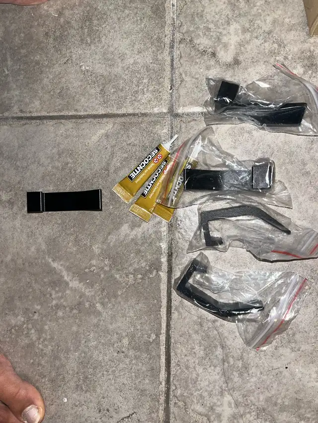  Wall Hooks - no tools required 419781828894402560