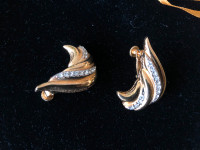 Vintage Puccini goldtone clip-on screwback earrings - Pristine
