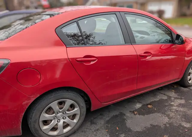 Mazda3 2013 GX in Cars & Trucks in Ottawa - Image 3