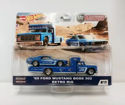 '69 Ford Mustang Boss 302 with Retro Rig Team Transport #19 2020 Hot Wheels Premium Car Culture Ford...