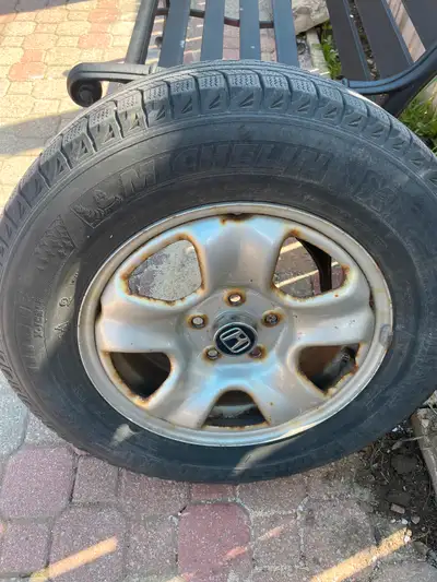 215 70R16 tire & rims for sale $150 Used on 2013 Honda CRV Tire is 6-7 years old