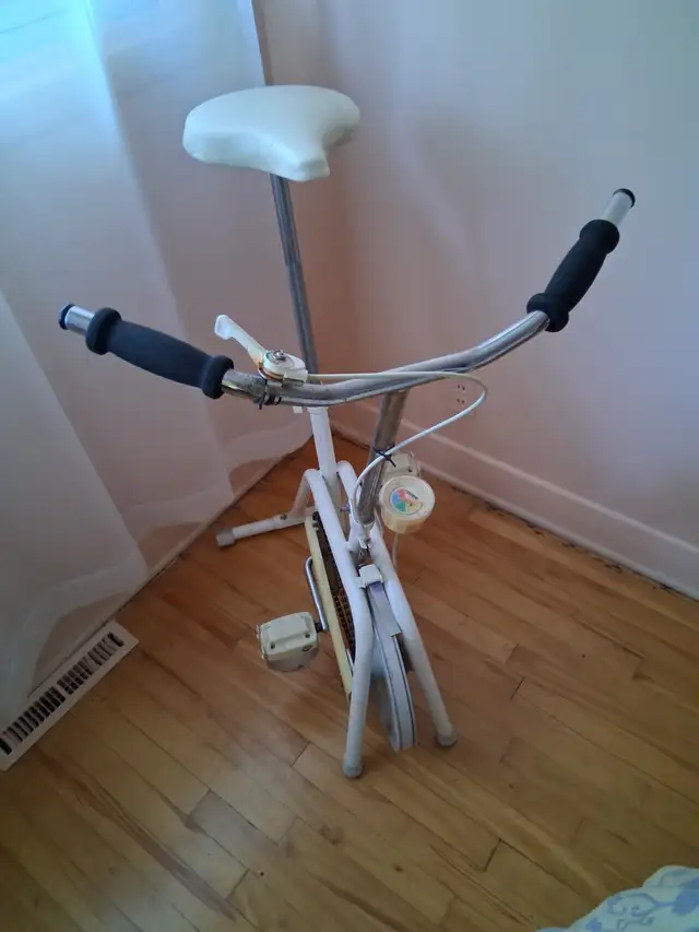 Vélo Stationnaire in Exercise Equipment in Longueuil / South Shore - Image 2