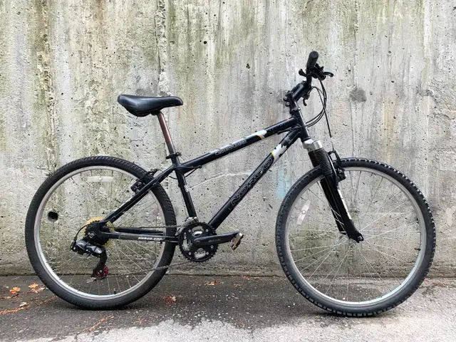 Small black Norco hardtail 21 speed mountain bike freshly tuned628643612298251218