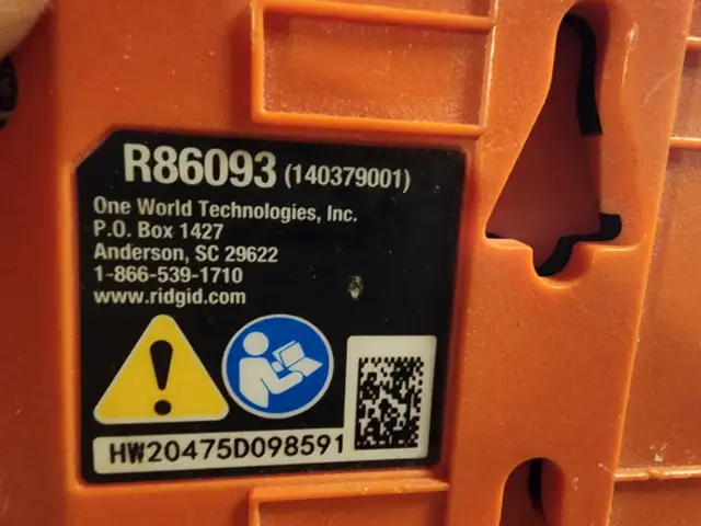 Ridgid R86093 Lithium-Ion Wall Mount Battery Charger in Power Tools in Windsor Region - Image 5