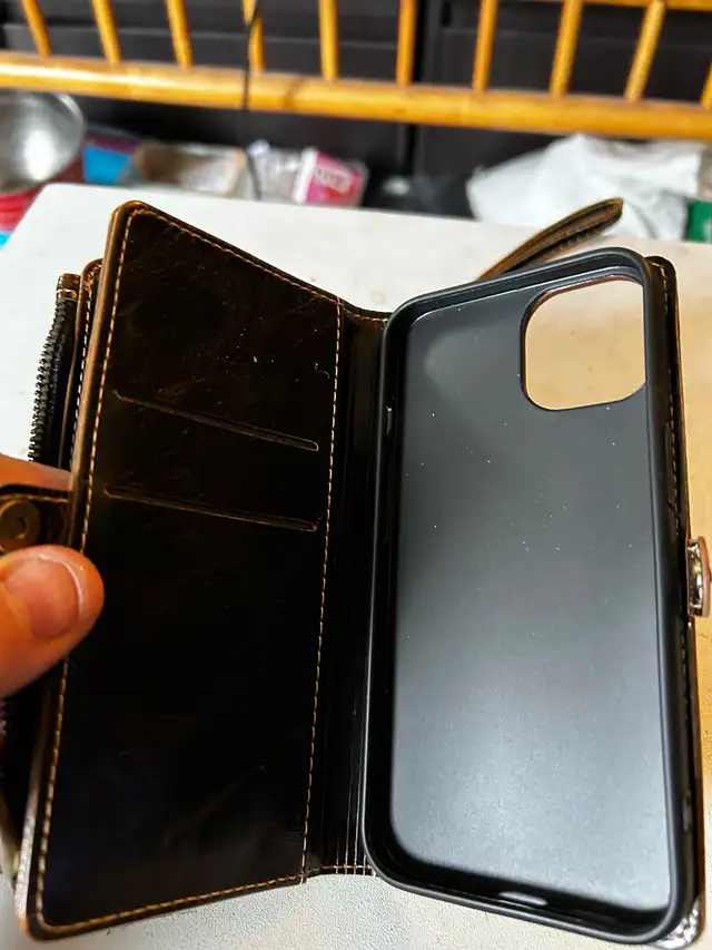 Defencecase for iPhone 14 in Cell Phone Accessories in Stratford - Image 6
