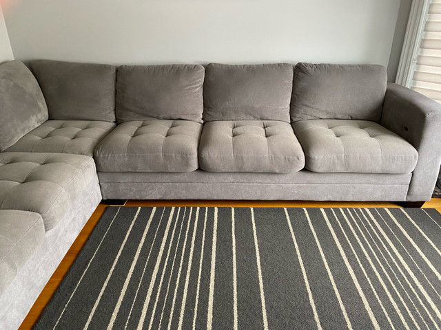 Sectional couch dans Sofas et futons  à Laval/Rive Nord - Image 3
