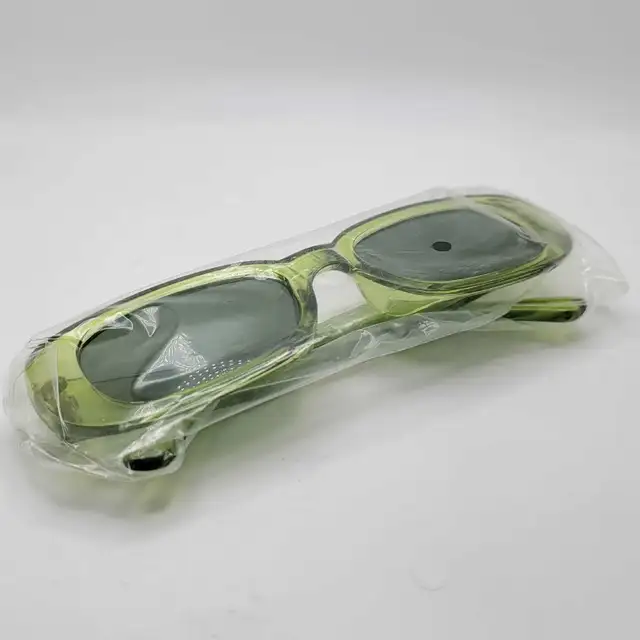 Retro Rectangle Sunglasses – Trendy 90s Style for Men & Women in Multi-item in City of Toronto - Image 6