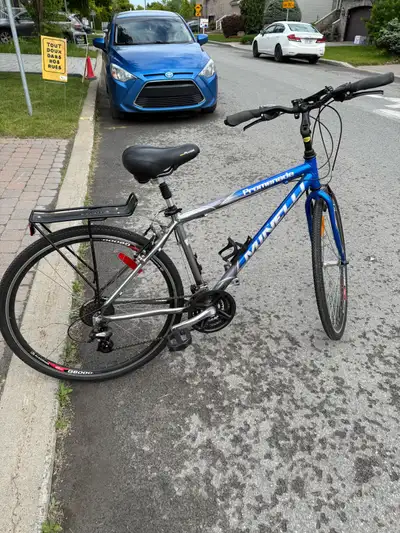 Adult aluminum bicycle for sale. See pictures. Excellent condition. Asking 300$