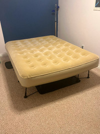 Queen size inflatable mattress with legs