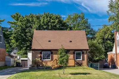 Available Immediately, Move In ready (Short Term or Long Term) The Entire Detached House For Rent In...